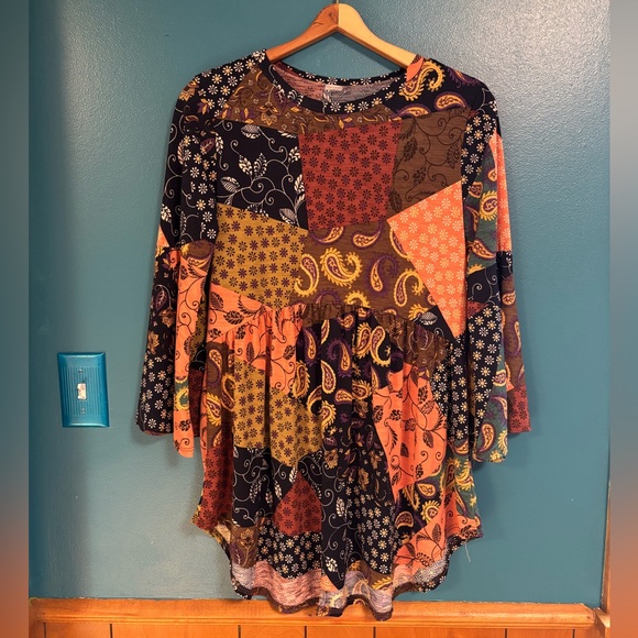Tops - Patchwork Bell Sleeve Top - Super Stretchy